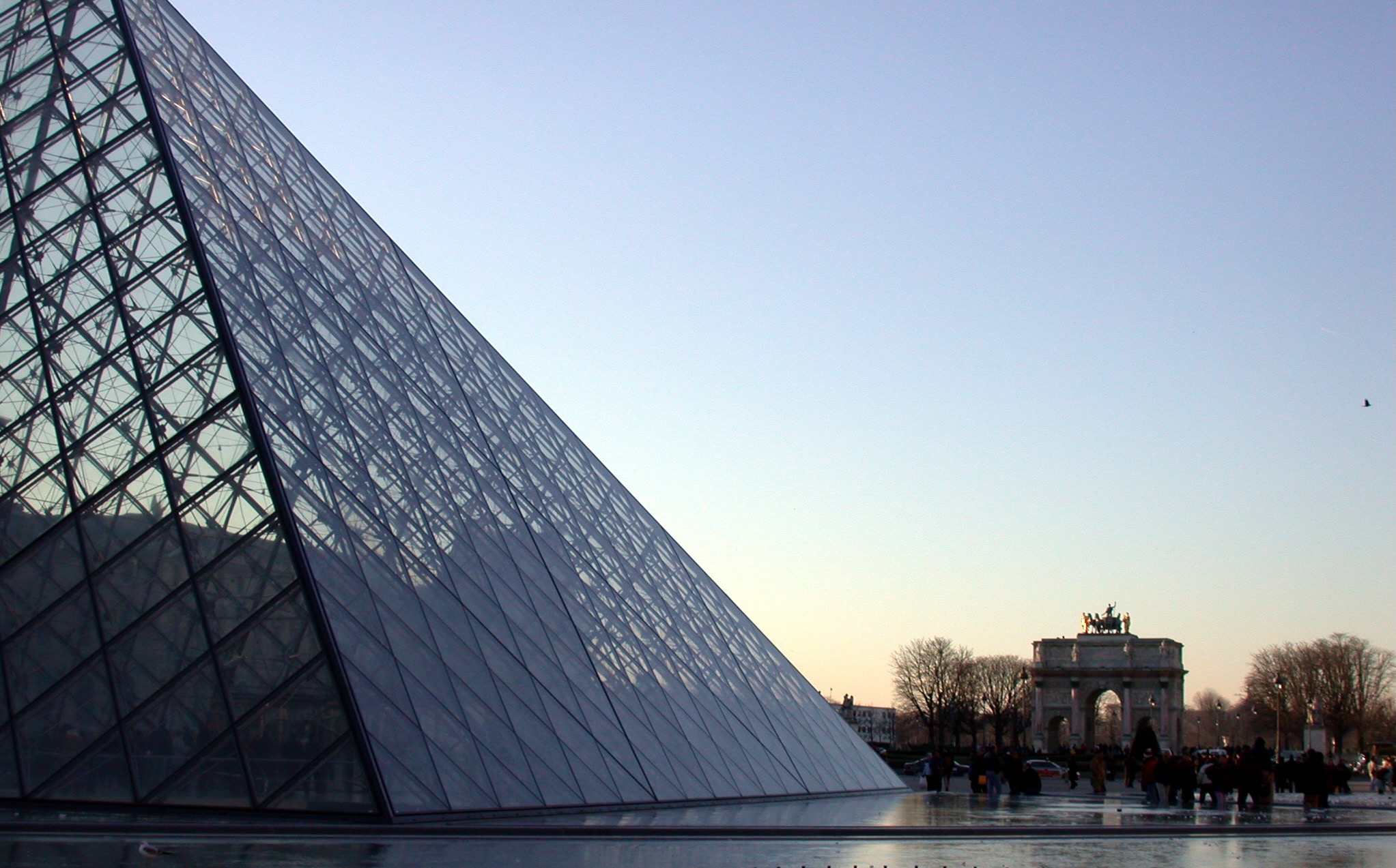 Pyramide du Louvre, I. M. Pei